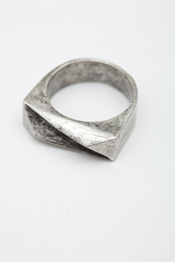 TOMTOM - Silver Pyramid Nova Ring