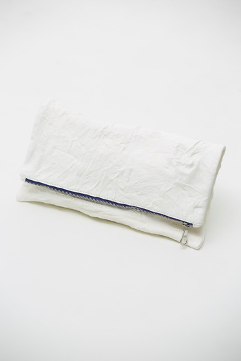 Cast of Vices - White Recycle Clutch